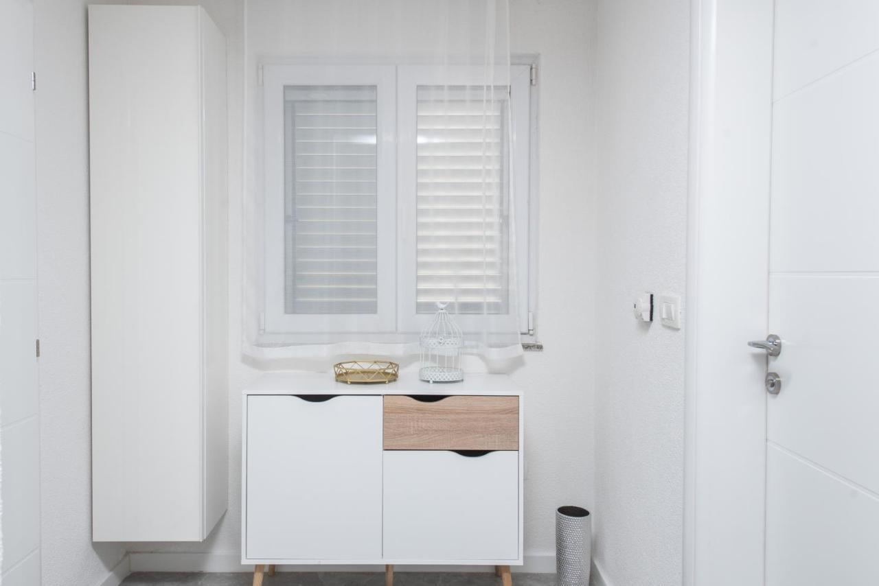 Apartmani Mara Kaštela Eksteriør bilde