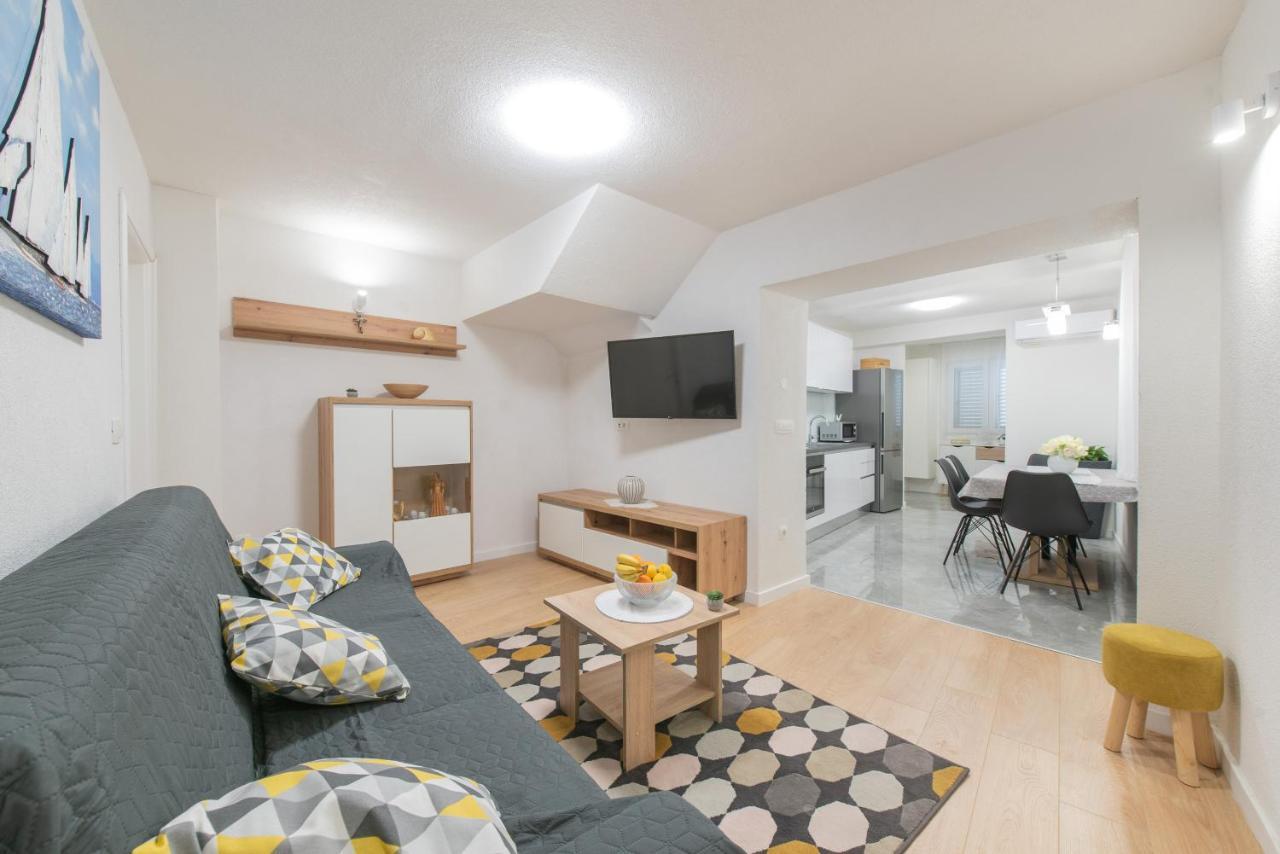 Apartmani Mara Kaštela Eksteriør bilde