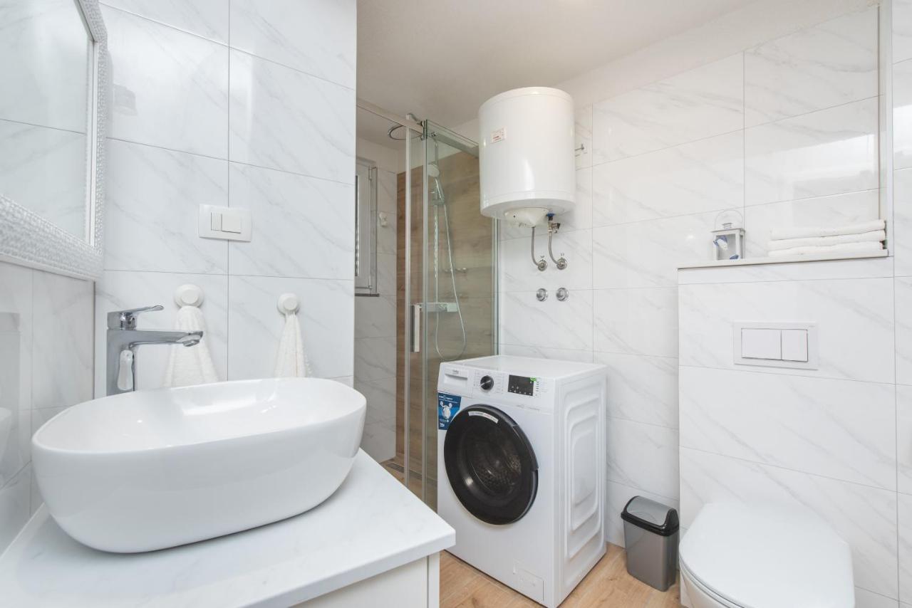 Apartmani Mara Kaštela Eksteriør bilde
