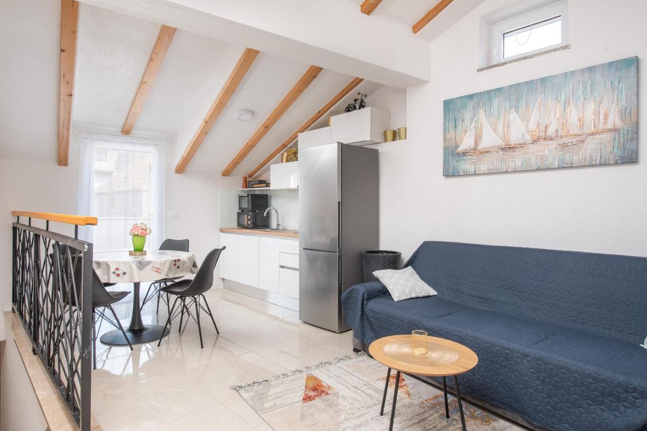 Apartmani Mara Kaštela Eksteriør bilde
