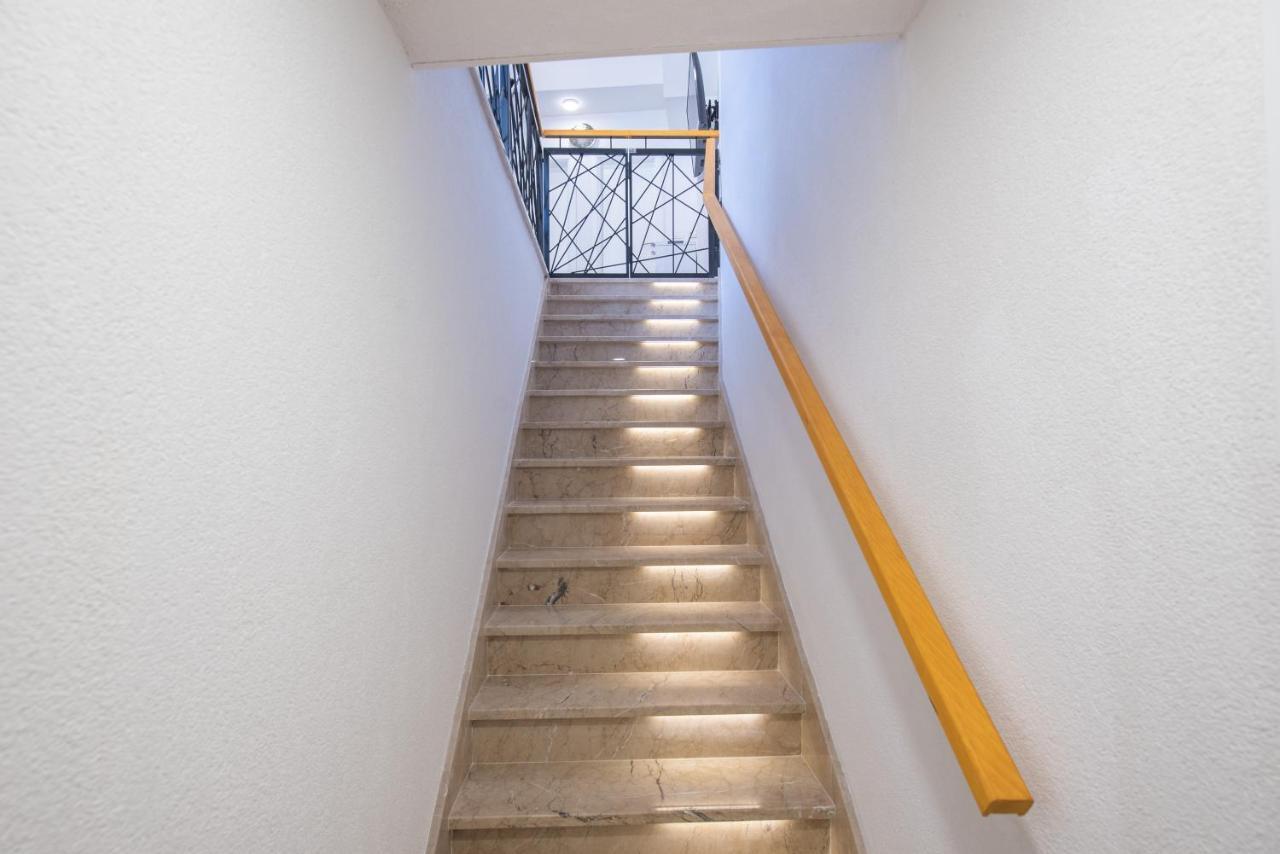 Apartmani Mara Kaštela Eksteriør bilde