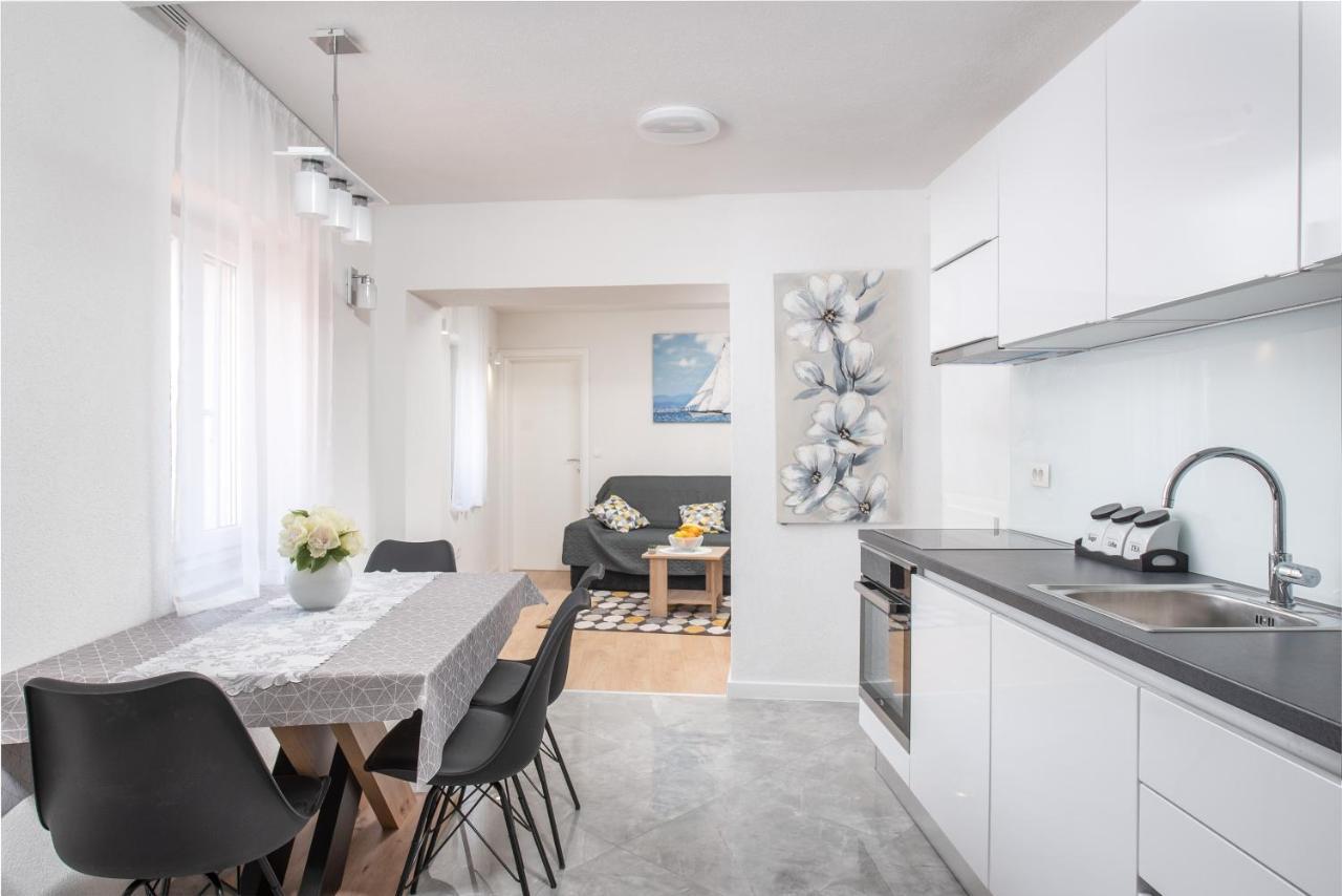 Apartmani Mara Kaštela Eksteriør bilde
